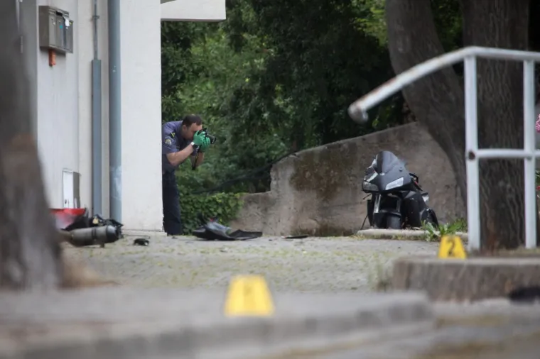 PROMETNA NESREĆA U RIJECI: Vozač motocikla udario u ogradu i na mjestu preminuo