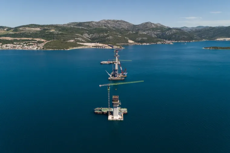 Pelje&scaron;ki most napreduje iz dana u dan: Pogledajte kako to izgleda iz zraka