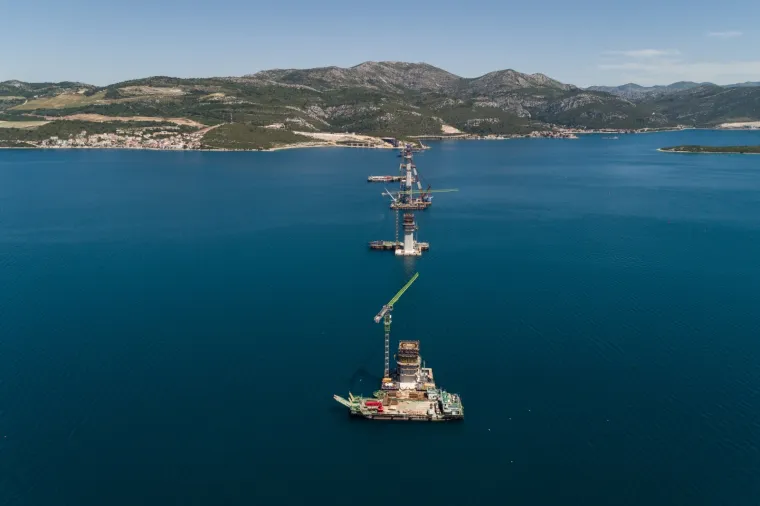 Pelje&scaron;ki most napreduje iz dana u dan: Pogledajte kako to izgleda iz zraka