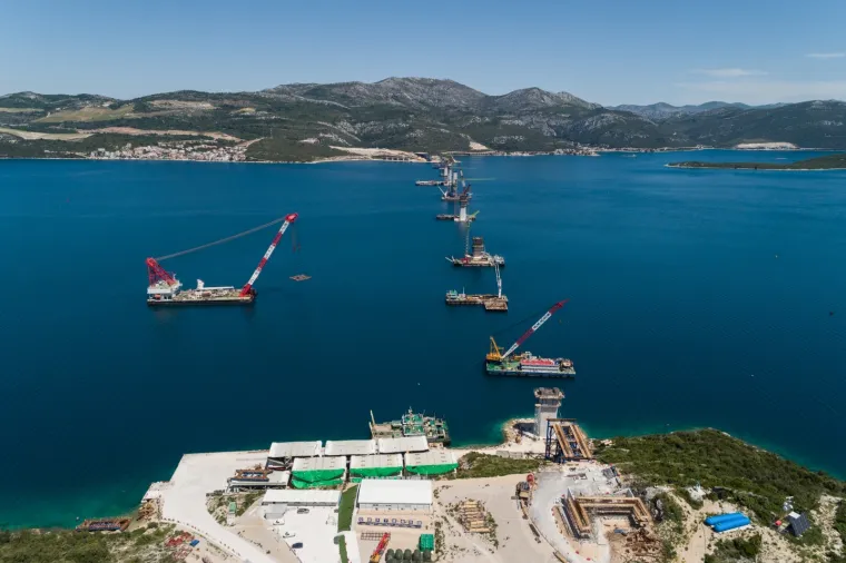 Pelje&scaron;ki most napreduje iz dana u dan: Pogledajte kako to izgleda iz zraka