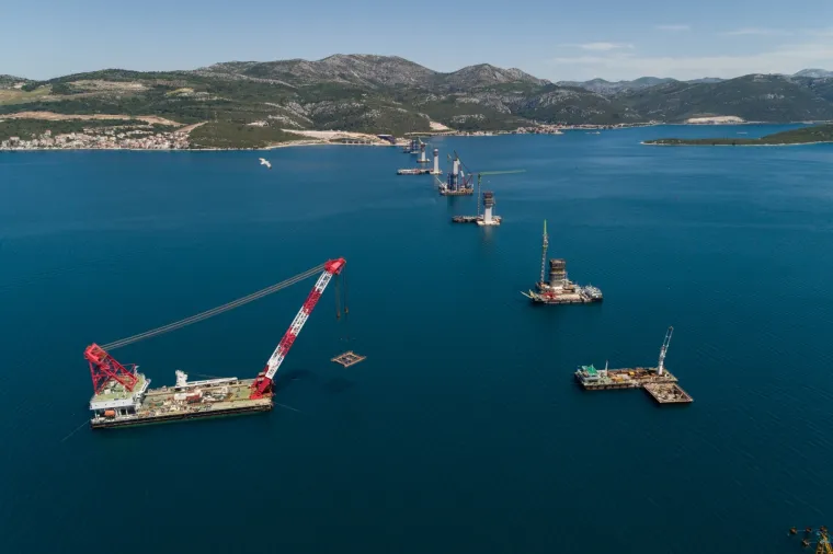 Pelje&scaron;ki most napreduje iz dana u dan: Pogledajte kako to izgleda iz zraka