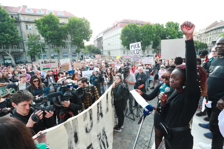 09.06.2020., Zagreb - Inicijativa protiv policijskog nasilja i rasizma organizirala prosvjednu akciju na Trgu zrtava fasizma. Cilj akcije je iskazati solidarnost s pokretom "Black Lives Matter" u SAD-u i tamosnjim prosvjedima protiv policijskog nasilja. Photo: Sanjin Strukic/PIXSELL