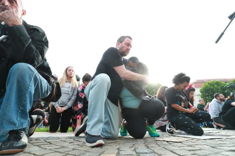 09.06.2020., Zagreb - Inicijativa protiv policijskog nasilja i rasizma organizirala prosvjednu akciju na Trgu zrtava fasizma. Cilj akcije je iskazati solidarnost s pokretom "Black Lives Matter" u SAD-u i tamosnjim prosvjedima protiv policijskog nasilja. Photo: Sanjin Strukic/PIXSELL