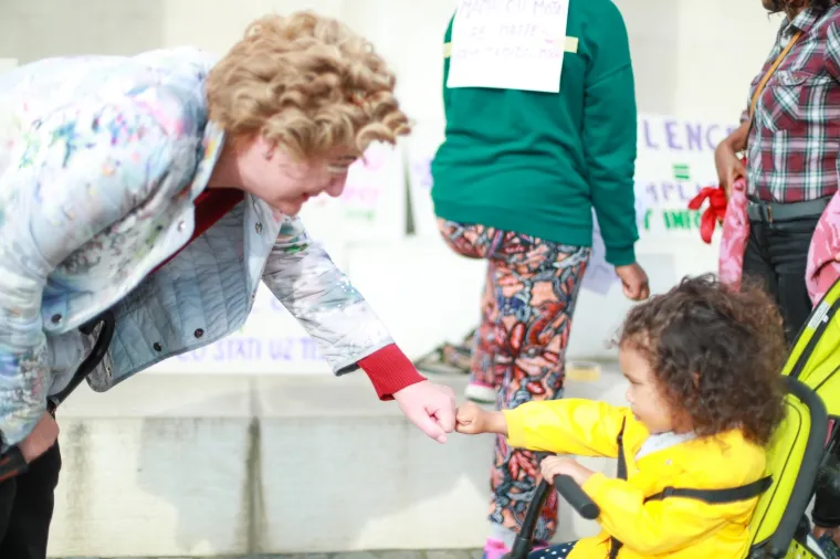 09.06.2020., Zagreb - Inicijativa protiv policijskog nasilja i rasizma organizirala prosvjednu akciju na Trgu zrtava fasizma. Cilj akcije je iskazati solidarnost s pokretom "Black Lives Matter" u SAD-u i tamosnjim prosvjedima protiv policijskog nasilja. Photo: Sanjin Strukic/PIXSELL