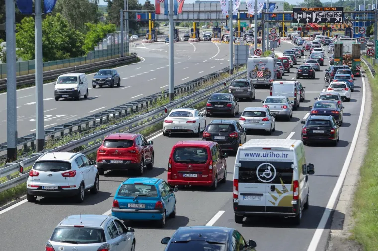 Svi na more! Hrvati mahom pojurili na produženi vikend na Jadran, ovolike su gužve