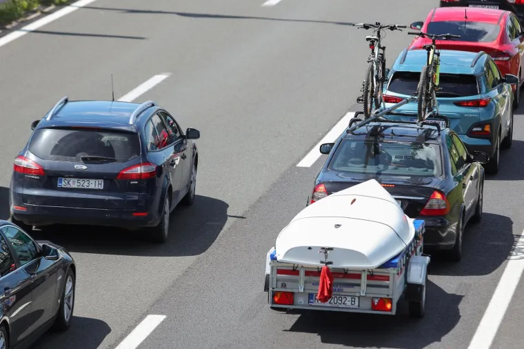 Svi na more! Hrvati mahom pojurili na produženi vikend na Jadran, ovolike su gužve