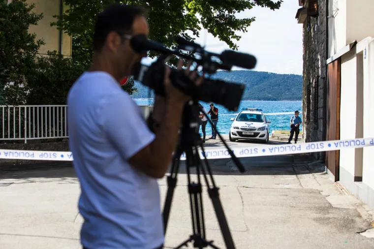 U krvavom obračunu u Ka&scaron;telima ubijen mu&scaron;karac, dvoje ozlijeđenih: Policija uhitila tri osobe