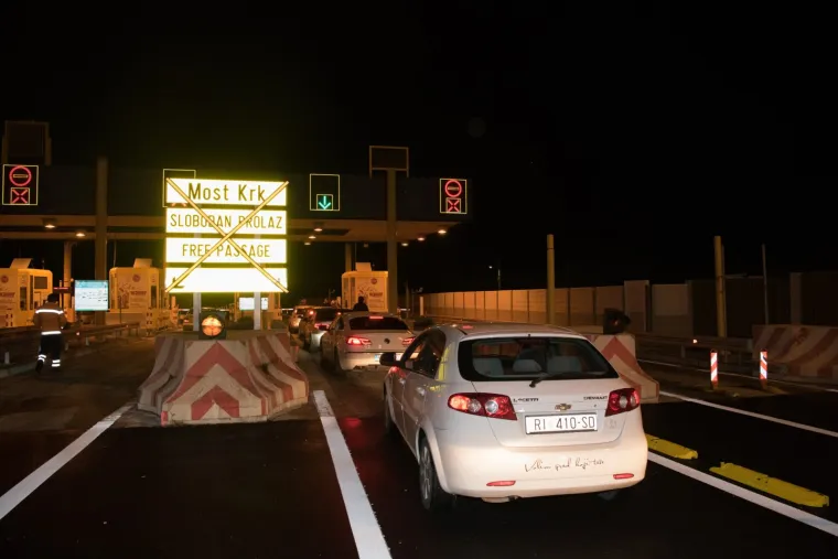 Od danas ćemo do Krka besplatno: U ponoć je napokon ukinuta naplata mostarine!