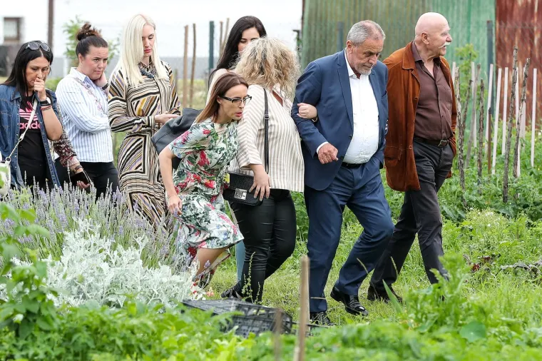 Bandić teturao u Sesvetama