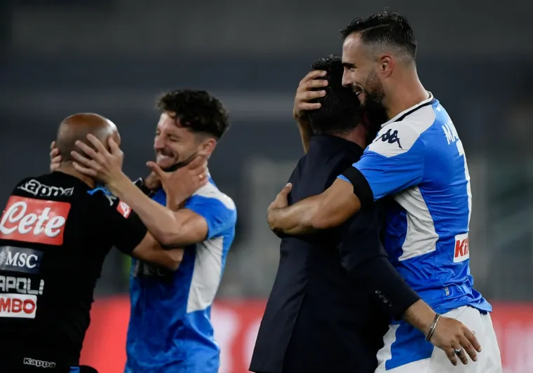 Utakmica je nakon 90 minuta završila bez golova, pa je pobjednik razriješen udarcima s bijele točke.  Kod Juventus su prva dva izvođača bila neprecizna. Udarac Paula Dybale je obranio Alex Meret, dok je Danilo pucao preko gola. S druge strane Lorenzo Insigne i Matteo Politano su bili precizni, pa je Napoli poveo s 2-0.  Za Juve su potom zabili Leonardo Bonucci i Aaron Ramsey, ali to nije bilo dovoljno jer su Nikola Maksimović i Arkadiusz Milik bili precizni za Napoli i veliko slavlje "Partenopea".  Jedino prethodno finale Coppa Italia između ovih momčadi bilo je 2012. godine, a Napoli je pobijedio rezultatom 2-0 zahvaljujući golovima Edinsona Cavanija i Mareka Hamsika.