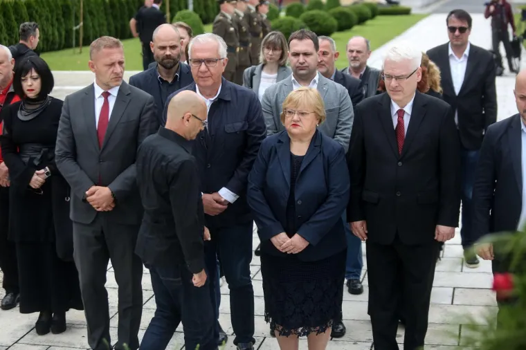 Na Mirogoju položeni vijenci u povodu Dana antifašističke borbe