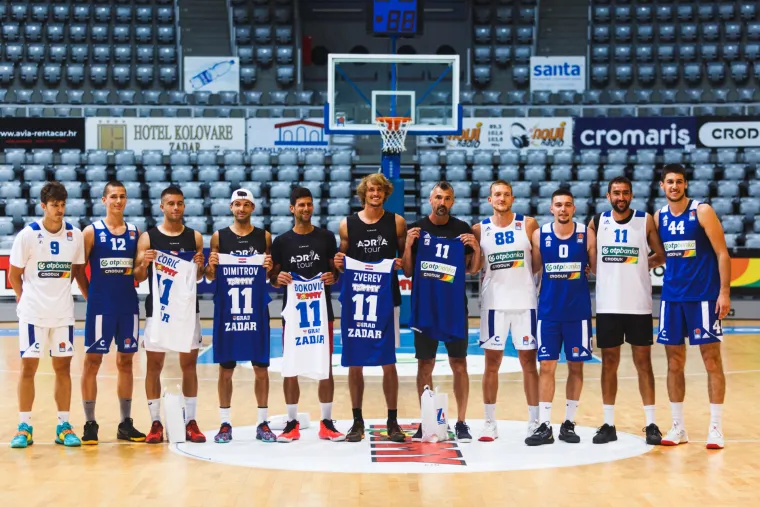 Rekli su: 'Koronavirus može se prenijeti putem teniske loptice'