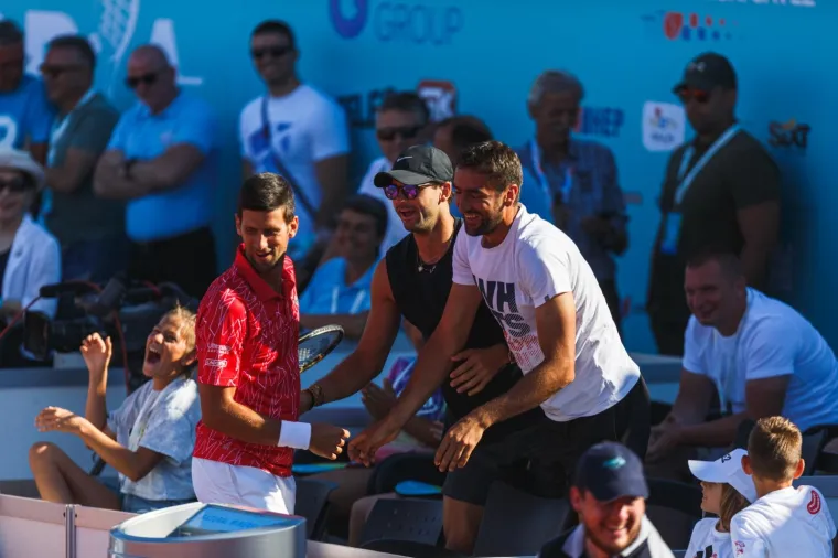 [FOTO] ZARAŽENI DIMITROV OVIH JE DANA BIO U BLISKOM KONTAKTU S ĐOKOVIĆEM, ČILIĆEM, HRPOM DJECE, MA SVIM ŽIVIMA: Ovo ne izgleda dobro