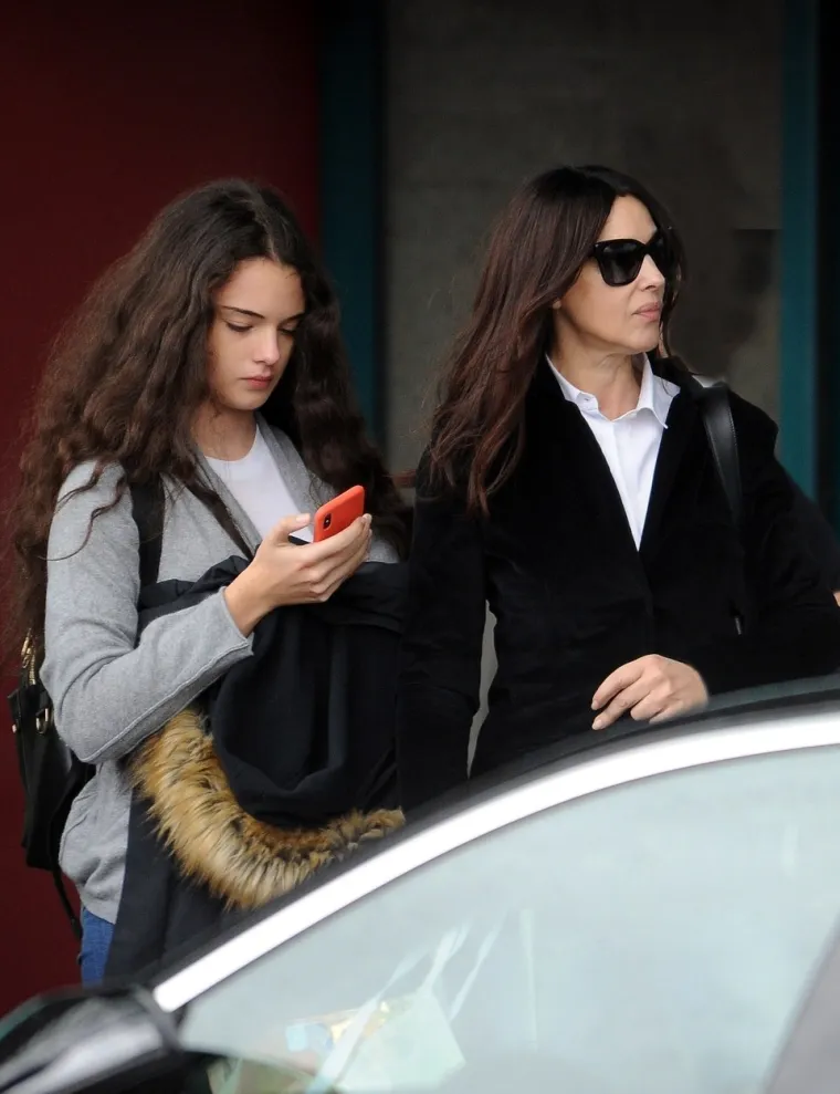 NAJSTARIJA KĆI MONICE BELLUCCI BACILA SE U MODELING: Nekima izgleda kao kopija slavne majke, a drugima je još ljepša