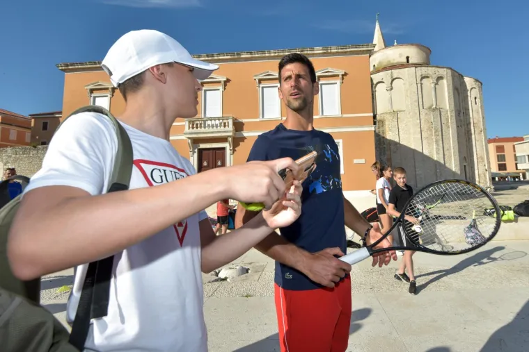 Na Forumu je održan Kids day teniskog susreta Adria tour. Najpoznatija imena svjetskog tenisa igrala su na Forumu sa odu&scaron;evljenom djecom. Novak Đoković.
