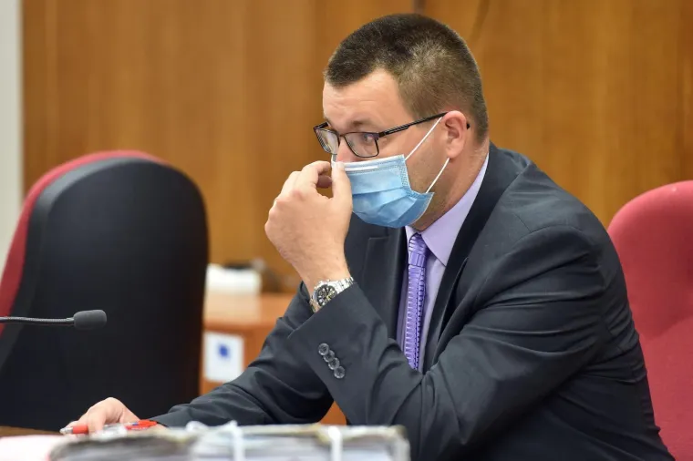 Srnec poku&scaron;ala dokazati da se zamrzivač nije mogao otvoriti, tužiteljica: 'Ovo vi&scaron;e nema smisla'