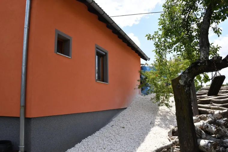 Užas kod Pakraca: Kamionom s vapnom zabio se u obiteljsku kuću u kojoj su bili sin i majka