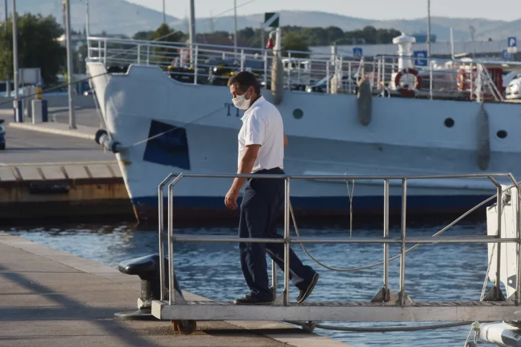 Od ponoći vrijede nova pravila: Građani se pridržavaju mjera obaveznog no&scaron;enja maski