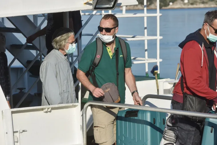 Od ponoći vrijede nova pravila: Građani se pridržavaju mjera obaveznog no&scaron;enja maski