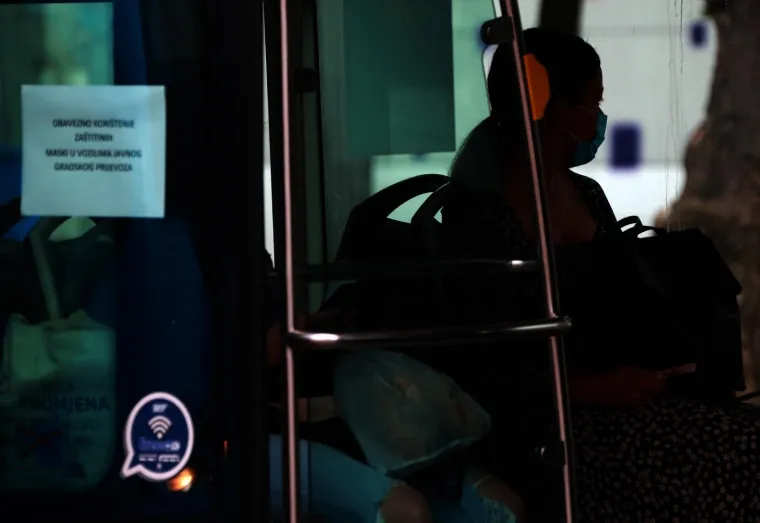 Od ponoći vrijede nova pravila: Građani se pridržavaju mjera obaveznog no&scaron;enja maski