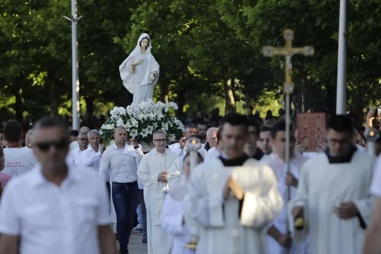 Nema socijalnog distanciranja: U Međugorju se slavila 39. godišnjica Gospinog ukazanja