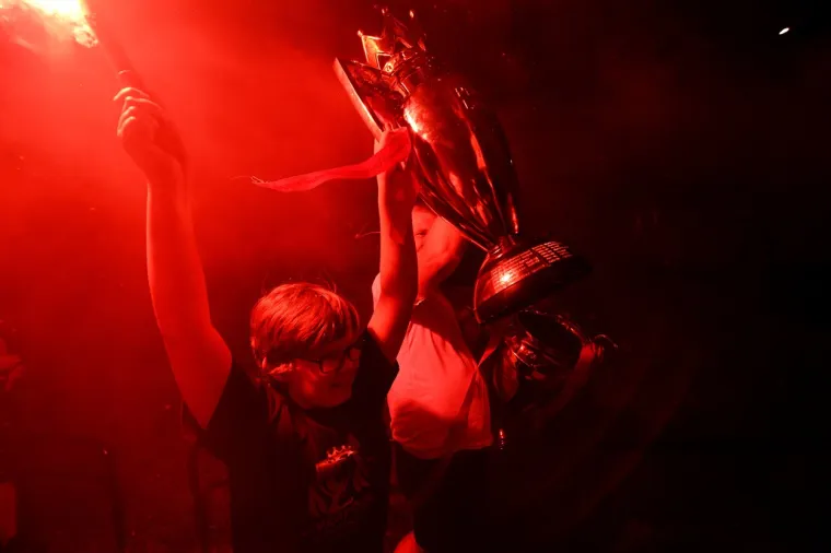 NADREALNI KADROVI S ULICA LIVERPOOLA OBILAZE SVIJET: Stigle i prve osude: 'Gdje im je bila pamet'