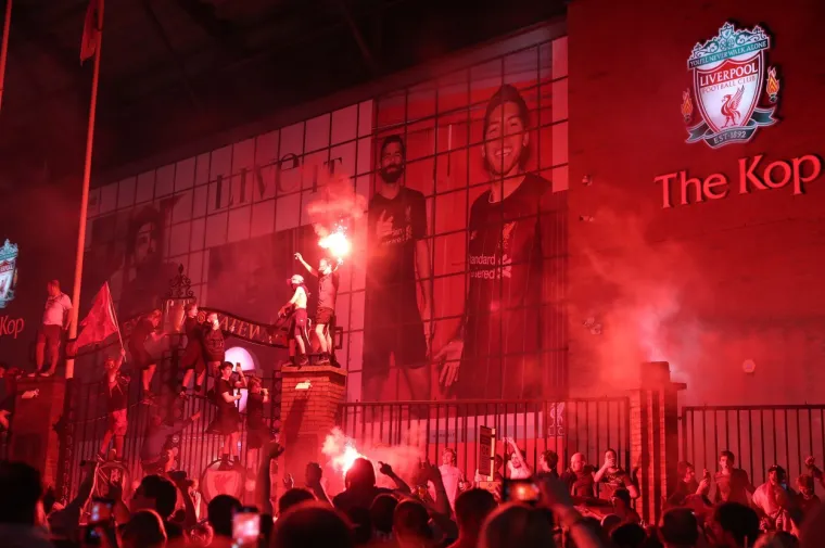 NADREALNI KADROVI S ULICA LIVERPOOLA OBILAZE SVIJET: Stigle i prve osude: 'Gdje im je bila pamet'