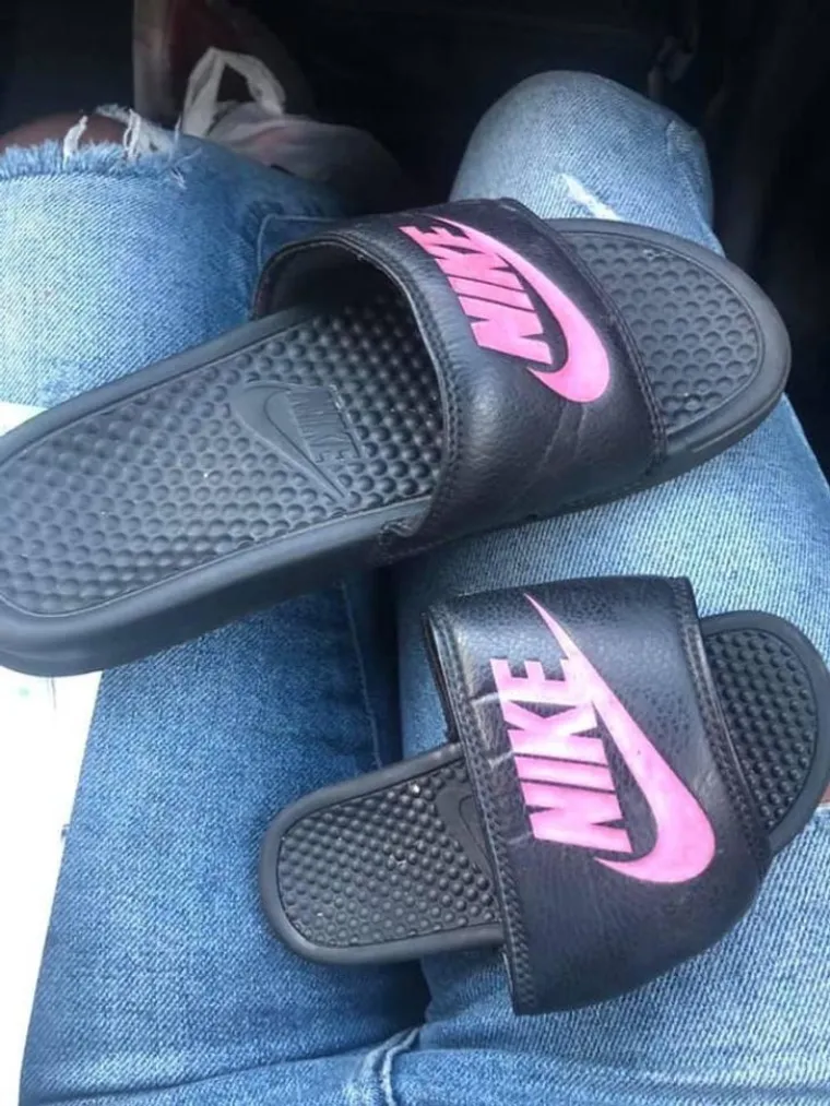 Papuča koja je ostavljena dva mjeseca na prozoru se smanjila