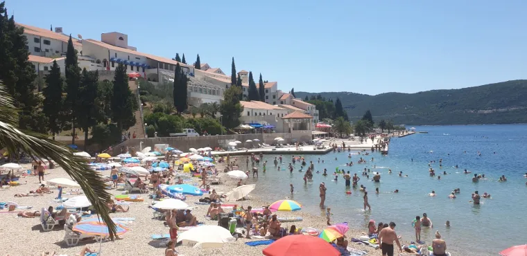 Čini se da kupači ne mare za preporuke epidemiologa