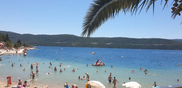 Čini se da kupači ne mare za preporuke epidemiologa