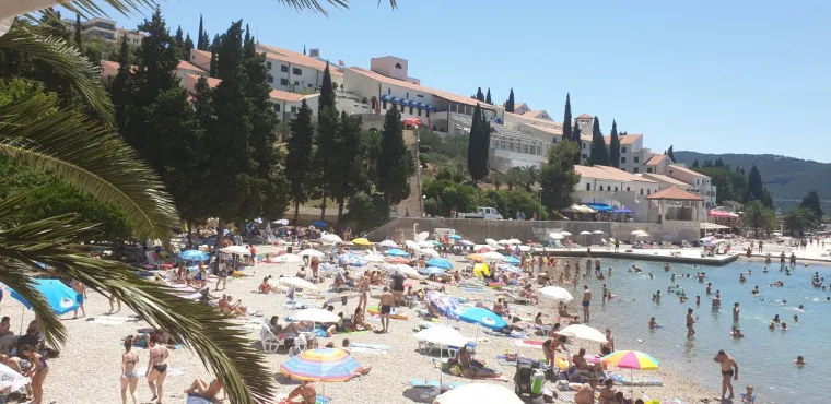 Čini se da kupači ne mare za preporuke epidemiologa