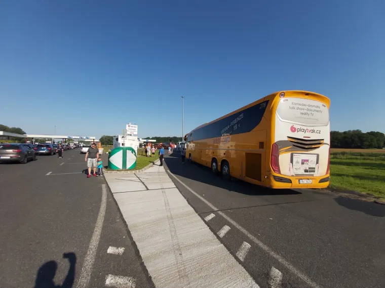 Na granici zarobljeno 3000 turista, neki stoje deset sati? 'Procedura kod ulaska u zemlju je uobičajena'