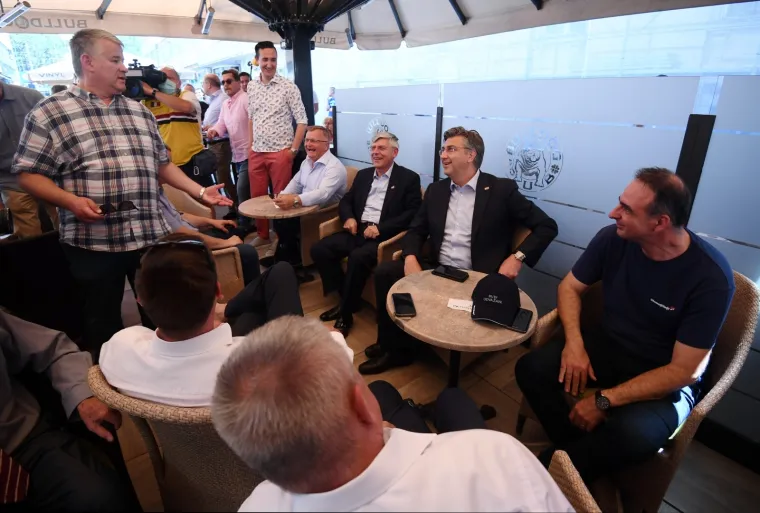 27.06.2020., Zagreb - Kandidati HDZ-a u I. izbornoj jedinici obisli su centar Zagreba i popili kavu u kaficu Buldog. Tomislav Madzar, Zeljko Turk, Zeljko Reiner, Andrej Plenkovic, Mario Kapulica  Photo: Marko Lukunic/PIXSELL