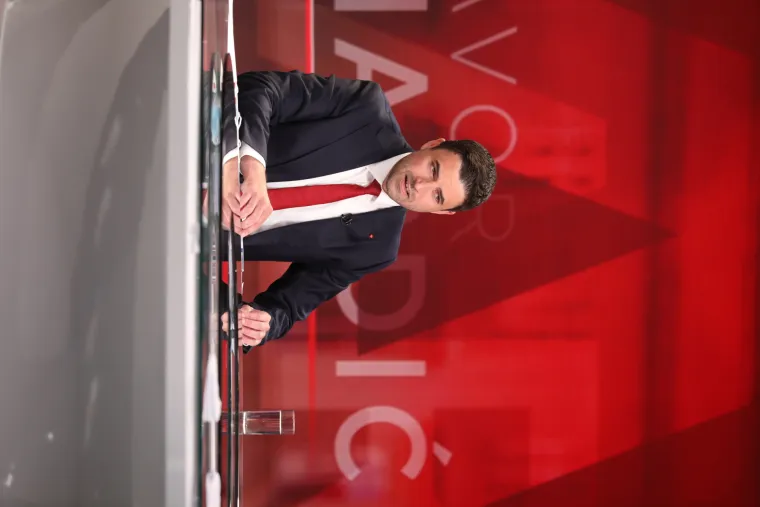 Pogledajte izraze lica: Ljutiti rivali Bernardić i Plenković o&scaron;tro su krenuli u sučeljavanje na RTL-u!