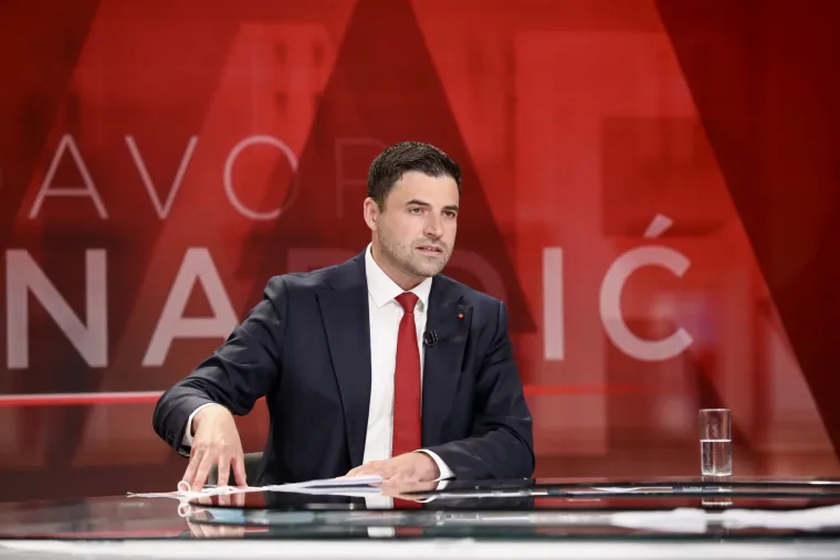 Pogledajte izraze lica: Ljutiti rivali Bernardić i Plenković o&scaron;tro su krenuli u sučeljavanje na RTL-u!