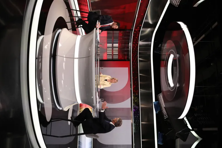 Pogledajte izraze lica: Ljutiti rivali Bernardić i Plenković o&scaron;tro su krenuli u sučeljavanje na RTL-u!