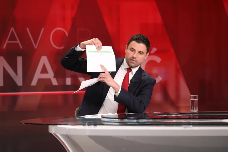 Pogledajte izraze lica: Ljutiti rivali Bernardić i Plenković o&scaron;tro su krenuli u sučeljavanje na RTL-u!