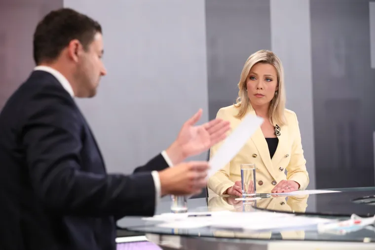 Pogledajte izraze lica: Ljutiti rivali Bernardić i Plenković o&scaron;tro su krenuli u sučeljavanje na RTL-u!