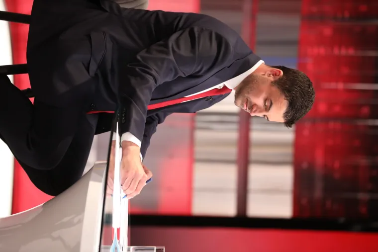 Pogledajte izraze lica: Ljutiti rivali Bernardić i Plenković o&scaron;tro su krenuli u sučeljavanje na RTL-u!