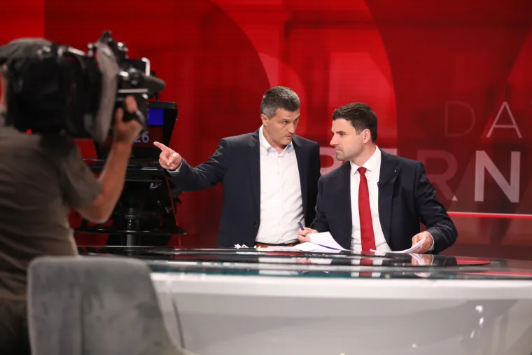 Iza kamere: Pogledajte Bernardića i Plenkovića trenutak prije sučeljavanja!