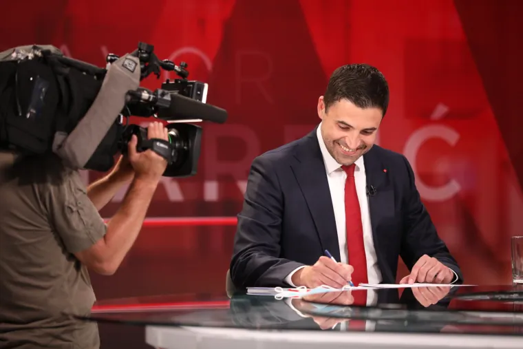 Iza kamere: Pogledajte Bernardića i Plenkovića trenutak prije sučeljavanja!