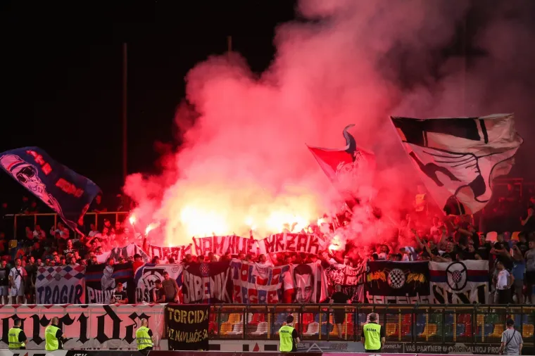 Igračima su vikali: "Igrajte, pičkice!"