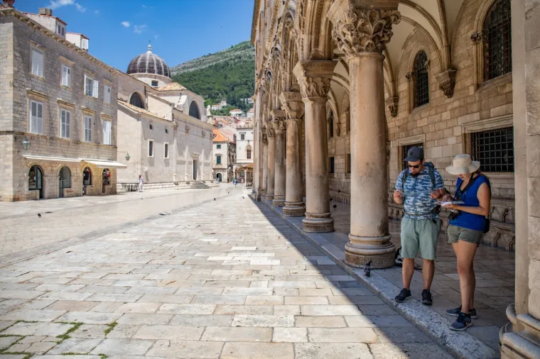 Usred turističke sezone: Poluprazne ulice stare dubrovačke jezgre