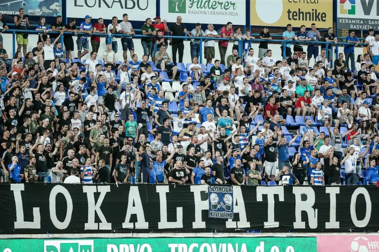 [FOTO] U JEDNOM TRENUTKU SVI NA STADIONU GLEDALI SU U NJIH: Ljepotice očarale Gradski vrt i podigle temperaturu do usijanja