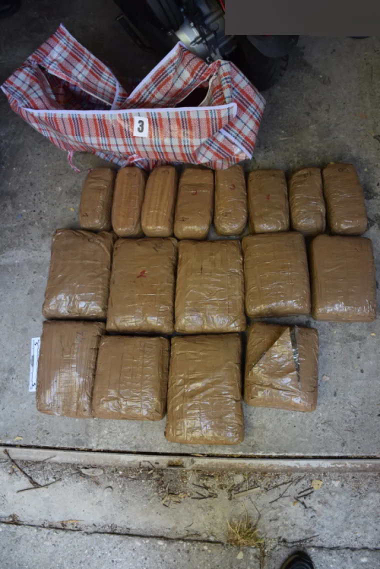 'Pali' dileri u Zagrebu s vi&scaron;e od 30 kg marihuane: Drogu su prepakiravali u kući na Črnomercu