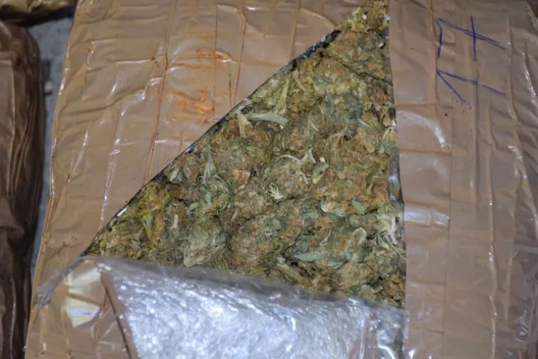 'Pali' dileri u Zagrebu s vi&scaron;e od 30 kg marihuane: Drogu su prepakiravali u kući na Črnomercu