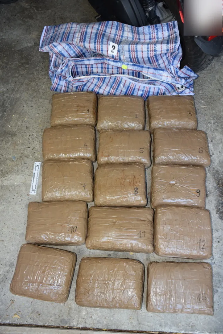 'Pali' dileri u Zagrebu s vi&scaron;e od 30 kg marihuane: Drogu su prepakiravali u kući na Črnomercu