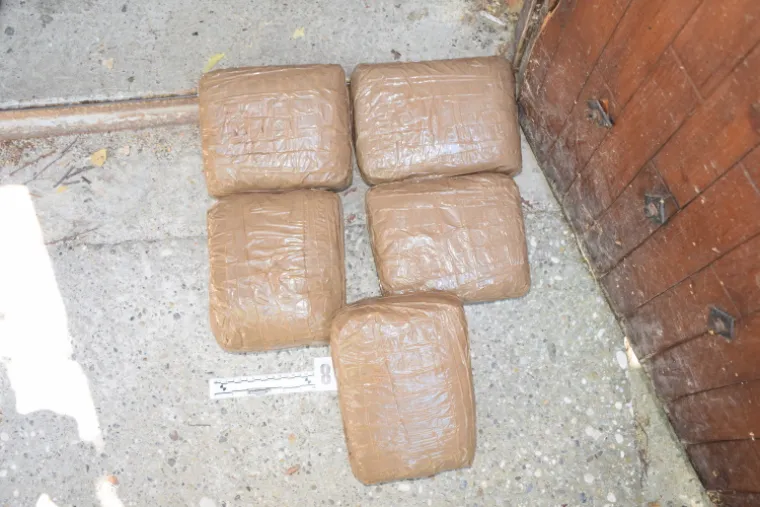 'Pali' dileri u Zagrebu s vi&scaron;e od 30 kg marihuane: Drogu su prepakiravali u kući na Črnomercu