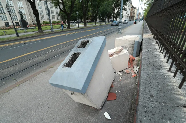 Mjesecima nakon potresa: Uništeni dimnjaci i dalje 'krase' zagrebačke ulice