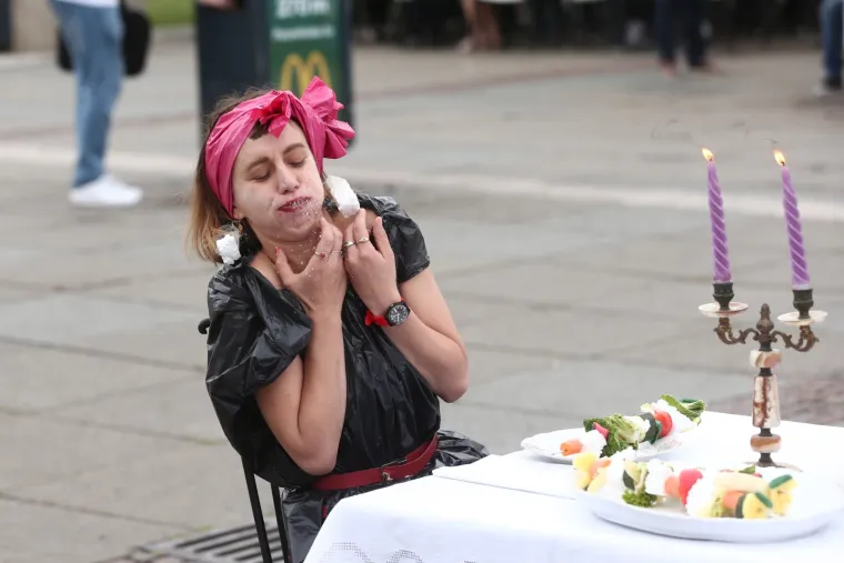 Zelena akcija izvela performans povodom Međunarodnog dana bez plastičnih vrećica